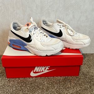 Barely worn women’s Nike Air Force max excee.